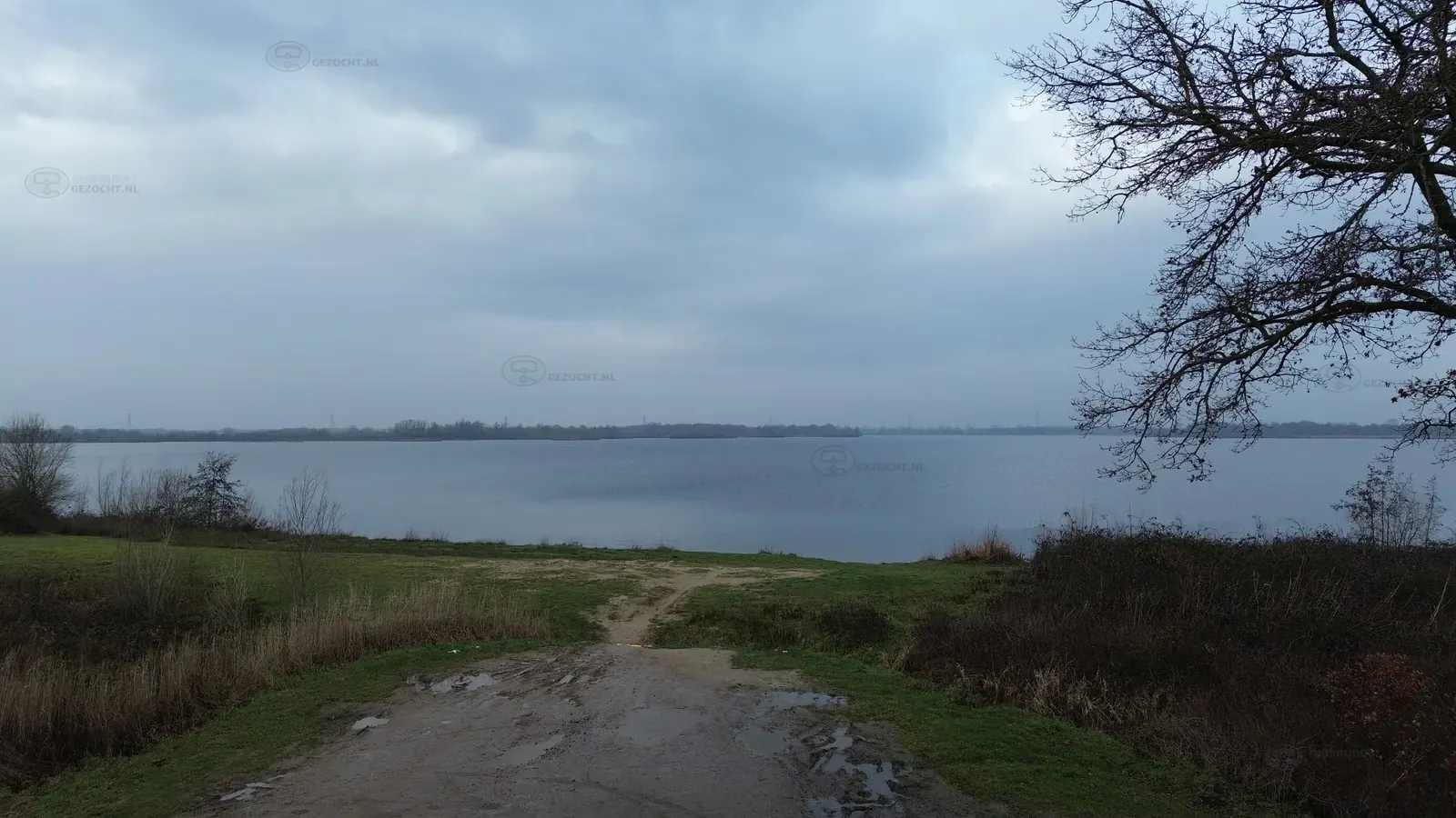 Kraaijenbergse plas 7 witte brug west  luchtfoto (1)